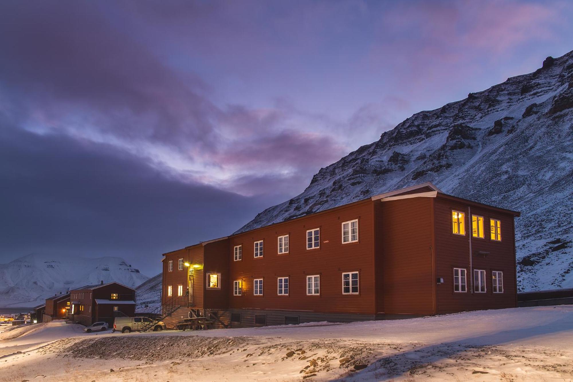 Gjestehuset 102 Longyearbyen Exteriér fotografie